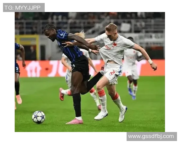 布拉格斯拉与哥本的精彩对决揭示了足球战术与团队协作的魅力 布拉格斯拉与哥本的精彩对决揭示了足球战术与团队协作的魅力