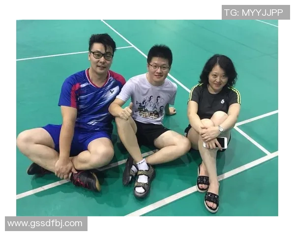 西安羽毛球队与杭州羽毛球队赛后状态分析与复盘探讨 西安羽毛球队与杭州羽毛球队赛后状态分析与复盘探讨